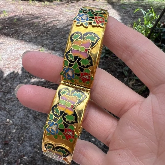 Gorgeous Butterfly Flowers Bracelet with Multicolor Accents - Picture 6 of 8